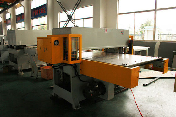 Shoe Uppers Die Cutting Machine For Customized Manufacturing Plant